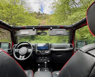 Арендуйте Jeep Wrangler 2017 в Грузии. Топливо: Бензин. Мощность: 290 л.с. ➤ Стоимость от 210 GEL в сутки.