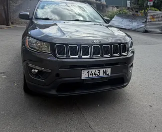 Jeep Compass 2019 araç kiralama Gürcistan'da, ✓ Benzin yakıt ve 175 beygir gücü özellikleriyle ➤ Günde başlayan fiyatlarla 100 GEL.