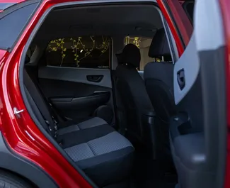 Interiér Hyundai Kona k pronájmu v Gruzii. Skvělé auto s 5 sedadly a převodovkou Automatické.