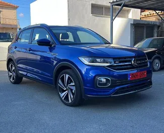 Priekinė automobilio, kurį nuomojate Volkswagen T-Cross Limasolyje, Kipras vaizdas ✓ Automobilis #14387. ✓ Pavarų dėžė Automatinis TM ✓ Atsiliepimai 0.