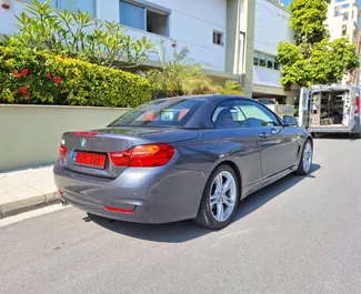 Interior do BMW 420 M SPORT para aluguer em Chipre. Um excelente carro de 4 lugares com transmissão Automático.