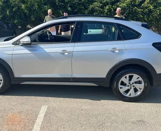 Volkswagen Taigo 2023 automobilio nuoma Kipre, savybės ✓ Benzinas degalai ir 120 arklio galios ➤ Nuo 42 EUR per dieną.
