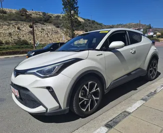 Priekinė automobilio, kurį nuomojate Toyota C-HR Limasolyje, Kipras vaizdas ✓ Automobilis #16460. ✓ Pavarų dėžė Automatinis TM ✓ Atsiliepimai 0.