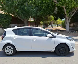Automobilio nuoma Toyota Aqua #16459 su Automatinis pavarų dėže Limasolyje, aprūpintas 1,2L varikliu ➤ Iš Aleksandras Kipre.