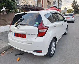 Alquiler de Nissan Note. Coche Economía, Confort para alquilar en Chipre ✓ Depósito de 100 EUR ✓ opciones de seguro TPL, CDW, SCDW, Robo, Joven.
