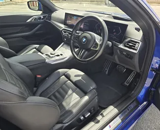 BMW 420i Cabrio interjöör rentimiseks Küprosel. Suurepärane 4-kohaline auto Automaatne käigukastiga.