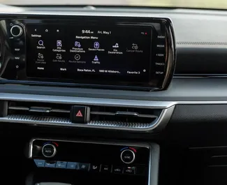 Kia K5 2022 k dispozici k pronájmu v Tbilisi, s omezením ujetých kilometrů neomezené.