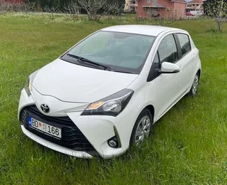 Rendiauto esivaade Toyota Yaris Podgorica lennujaamas, Montenegro ✓ Auto #16205. ✓ Käigukast Automaatne TM ✓ Arvustused 0.