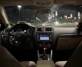 Volkswagen Jetta 2016 automašīnas noma Albānijā, iezīmes ✓ Dīzeļdegviela degviela un  zirgspēki ➤ Sākot no 30 EUR dienā.