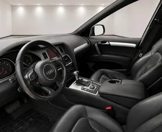 Pronájem Audi Q7. Auto typu Prémiová, SUV, Crossover k pronájmu v Albánii ✓ Bez zálohy ✓ Možnosti pojištění: TPL, FDW.