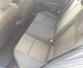 Alquiler de Nissan Versa. Coche Economía, Confort para alquilar en Montenegro ✓ Sin depósito ✓ opciones de seguro TPL.