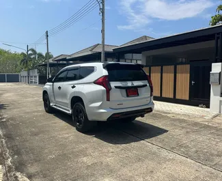 Pronájem auta Mitsubishi Pajero Sport 2026 v Thajsku, s palivem Diesel a výkonem 200 koní ➤ Cena od 1800 THB za den.