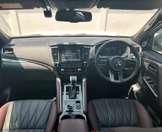Mitsubishi Pajero Sport 2026 s pohonem Pohon všech kol, dostupné na letišti Phuket.