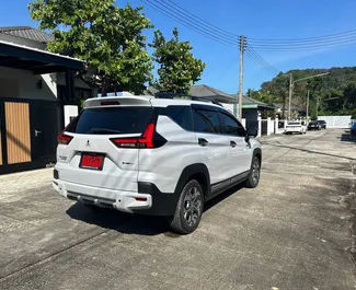 Mitsubishi Xpander Cross location. Confort, Crossover, Monospace Voiture à louer en Thaïlande ✓ Dépôt de 7000 THB ✓ RC, CDW, SCDW, ATR, Vol, Jeune options d'assurance.