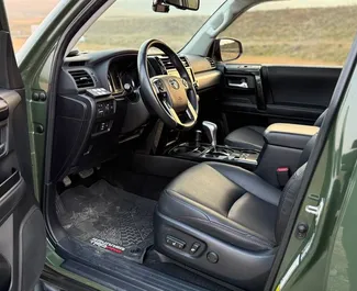 Арендуйте Toyota 4 Runner в Тбилиси Грузия