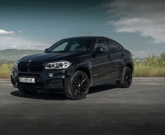 트빌리시에서, 조지아에서 대여하는 BMW X6의 전면 뷰 ✓ 차량 번호#16556. ✓ 자동 변속기 ✓ 0 리뷰.