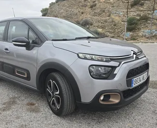 Vista frontale di un noleggio Citroen C3 a Malaga, Spagna ✓ Auto #16611. ✓ Cambio Manuale TM ✓ 0 recensioni.