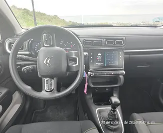 Noleggio Citroen C3. Auto Economica, Comfort per il noleggio in Spagna ✓ Cauzione di Senza deposito ✓ Opzioni assicurative RCT, CDW, FDW, Giovane.