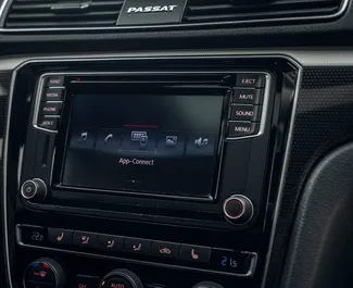 Volkswagen Passat 2018 avec Voiture à traction avant système, disponible à Tbilissi.