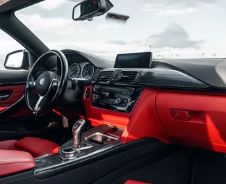 트빌리시에서에서 사용 가능한 후면 드라이브 시스템이 장착된 BMW 428i Gran Coupe 2013.