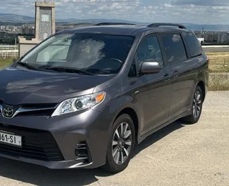 Автопрокат Toyota Sienna в Тбилиси, Грузия ✓ №16579. ✓ Автомат КП ✓ Отзывов: 0.