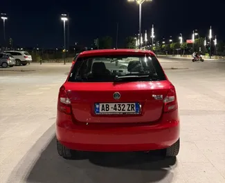 Skoda Fabia 2013 do wynajęcia w Tiranie. Limit przebiegu nieograniczony.