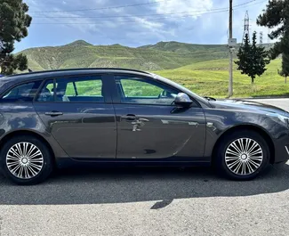 Opel Insignia Combi – автомобиль категории Комфорт напрокат в Грузии ✓ Без депозита ✓ Страхование: ОСАГО, Супер КАСКО, Полное КАСКО, Пассажиры, От угона, Без депозита.