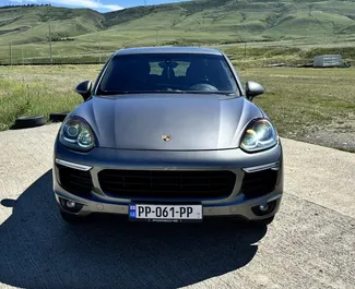 Двигатель Бензин 3,6 л. – Арендуйте Porsche Cayenne в Тбилиси.