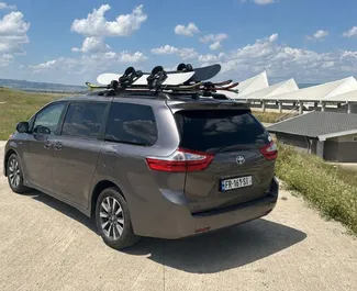 Прокат машины Toyota Sienna №16579 (Автомат) в Тбилиси, с двигателем 3,5л. Бензин ➤ Напрямую от Лаша в Грузии.