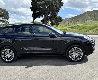 Салон Porsche Cayenne для аренды в Грузии. Отличный 5-местный автомобиль. ✓ Коробка Автомат.