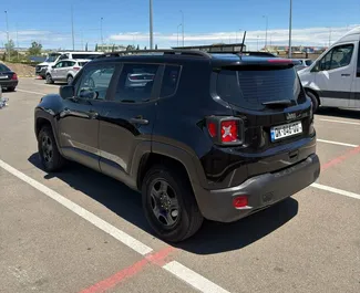 Двигатель Бензин 2,5 л. – Арендуйте Jeep Renegade в Тбилиси.