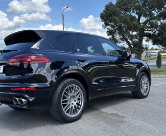 Арендуйте Porsche Cayenne 2016 в Грузии. Топливо: Бензин. Мощность: 300 л.с. ➤ Стоимость от 190 GEL в сутки.