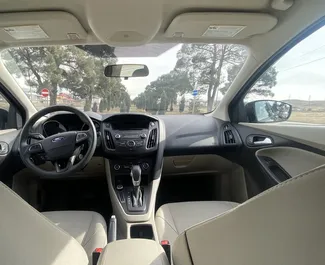 Ford Focus 2017 для аренды в Тбилиси. Лимит пробега 250 км/день.