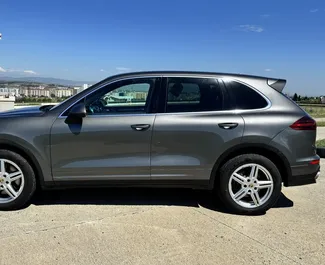 Салон Porsche Cayenne для аренды в Грузии. Отличный 5-местный автомобиль. ✓ Коробка Автомат.
