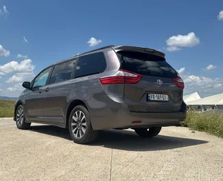 Двигатель Бензин 3,5 л. – Арендуйте Toyota Sienna в Тбилиси.