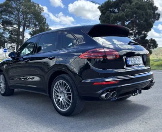 Двигатель Бензин 3,6 л. – Арендуйте Porsche Cayenne в Тбилиси.