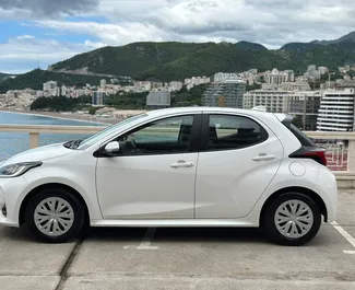 Toyota Yaris 2023 pieejams noma Rafailovici, ar neierobežots kilometru limitu.