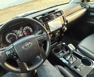 Арендуйте Toyota 4 Runner в Тбилиси Грузия