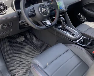 Vista frontale di un noleggio MG ZS ad Almaty, Kazakistan ✓ Auto #16610. ✓ Cambio Automatico TM ✓ 0 recensioni.