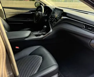 Noleggio Toyota Camry. Auto Comfort per il noleggio in Georgia ✓ Cauzione di Senza deposito ✓ Opzioni assicurative RCT.
