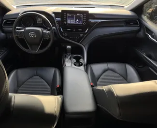 Noleggio auto Toyota Camry 2024 in Georgia, con carburante Benzina e 190 cavalli di potenza ➤ A partire da 110 GEL al giorno.
