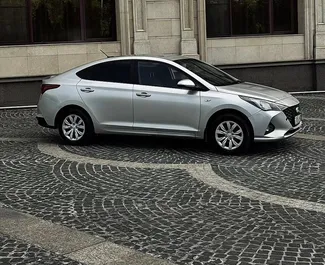 Hyundai Accent 2023 auto rentimine Kasahstanis, sisaldab ✓ Bensiin kütust ja 116 hobujõudu ➤ Alates 18000 KZT päevas.