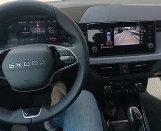 Priekinė automobilio, kurį nuomojate Skoda Kamiq Budvoje, Juodkalnija vaizdas ✓ Automobilis #16534. ✓ Pavarų dėžė Automatinis TM ✓ Atsiliepimai 0.