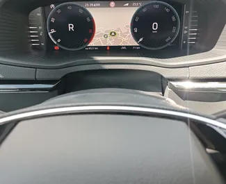 Pronájem Skoda Karoq. Auto typu Komfort, Crossover k pronájmu v Černé Hoře ✓ Vklad 200 EUR ✓ Možnosti pojištění: SCDW, FDW, V zahraničí.