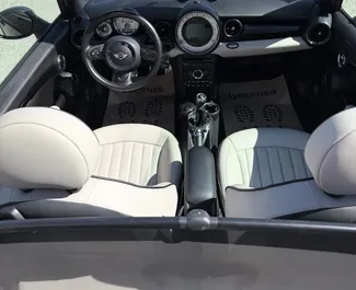 Mini Cooper S Cabrio 2017 için kiralık Dizel 2,0L motor, Budva'da.