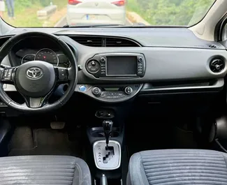 Rendiauto esivaade Toyota Yaris Budvas, Montenegro ✓ Auto #16614. ✓ Käigukast Automaatne TM ✓ Arvustused 0.
