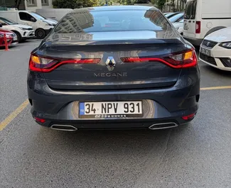 Aluguel de carro Renault Megane Sedan 2025 na Turquia, com ✓ combustível Gasolina e 130 cavalos de potência ➤ A partir de 40 USD por dia.