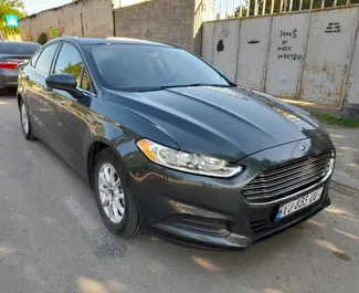 Frontansicht eines Mietwagens Ford Fusion Sedan in Tiflis, Georgien ✓ Auto Nr.16538. ✓ Automatisch TM ✓ 0 Bewertungen.