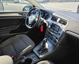 Autohuur Volkswagen Golf 7 2017 in in Albanië, met Benzine brandstof en 140 pk ➤ Vanaf 29 EUR per dag.