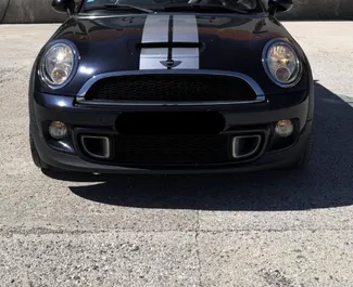 Kiralık bir Mini Cooper S Cabrio Budva'da, Karadağ ön görünümü ✓ Araç #16573. ✓ Manuel TM ✓ 0 yorumlar.